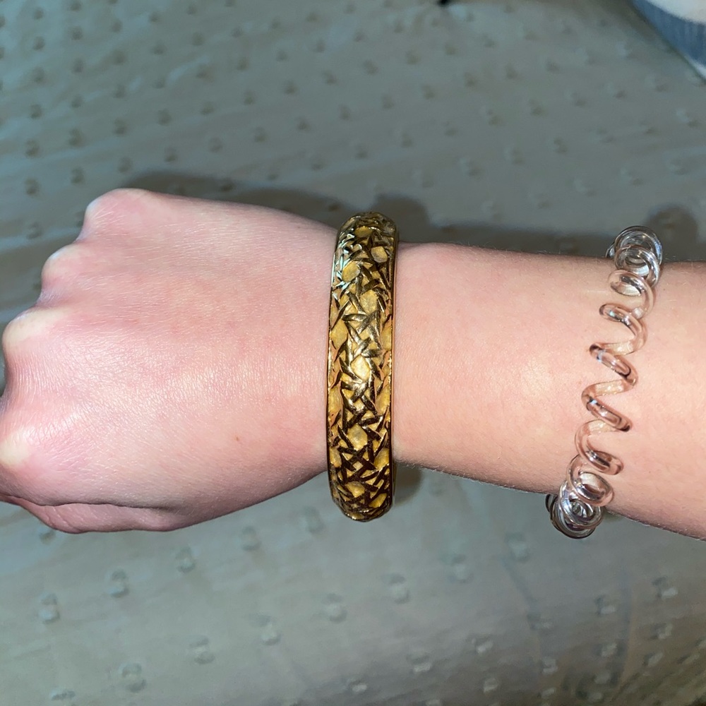 Kate Spade gold bangle - Picture 6 of 7